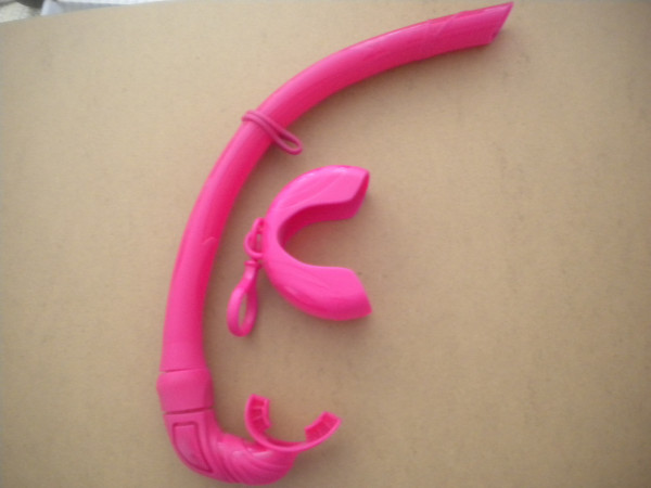 PiranhaDiveFoldablePocketSnorkelwCaseHolderinPINK