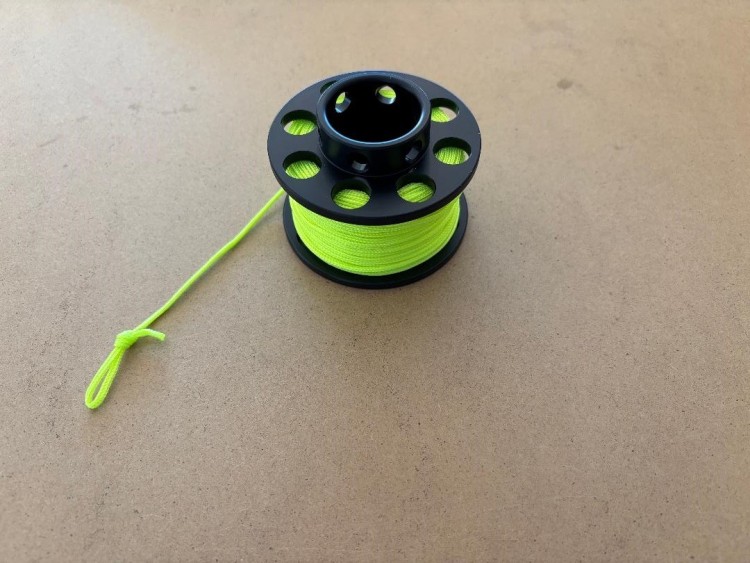 BrandNewintropricing100footPOMColdWaterFingerSpoolNeonGreenRoundLine