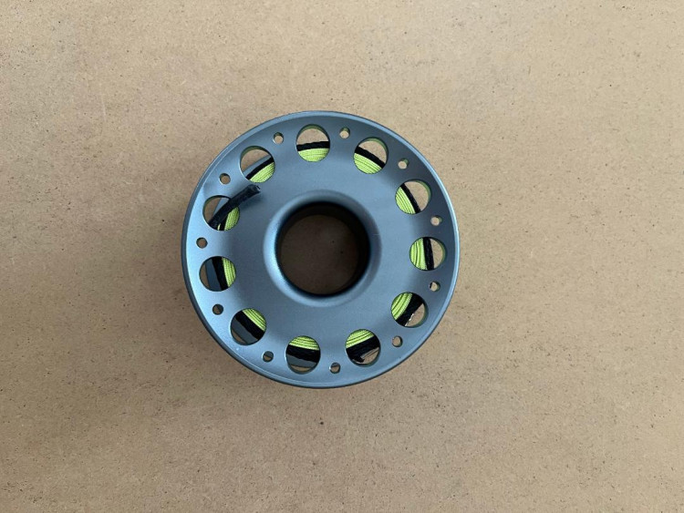 150ftAnodizedGREYAluminumBodyWFLATHighVizSafetyYellowLINESSSwivel