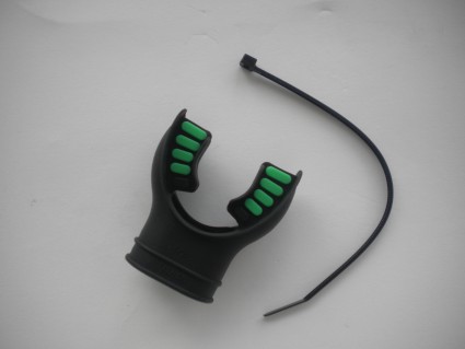 ComfortBiteSiliconeMouthPieceStandardSizeBLACKwGreenaccents