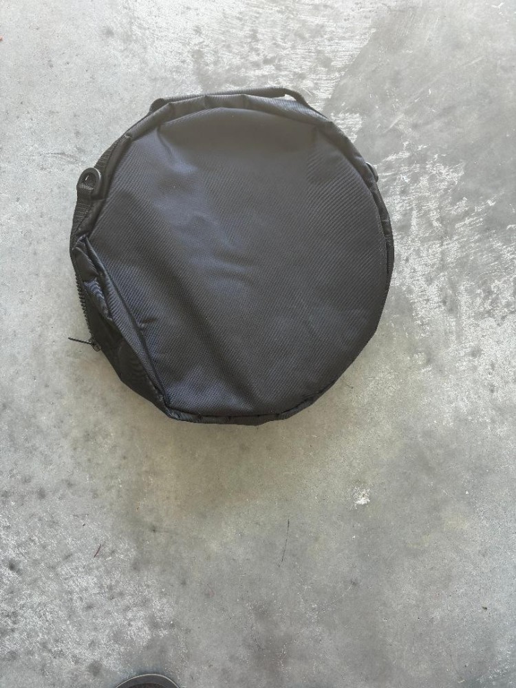 NewRoundDeluxeBlackRegulatorBag