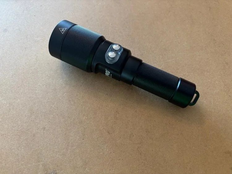 2000LumenwithGreenLaserPointer