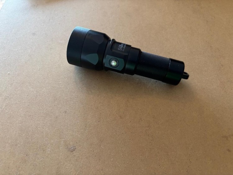 IntroSpecialSAVE4200LumenDiveLightTecBlackBody1Leftrightnow