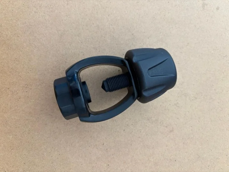 200BarDintoYokeAdapterBLACKChromePlated