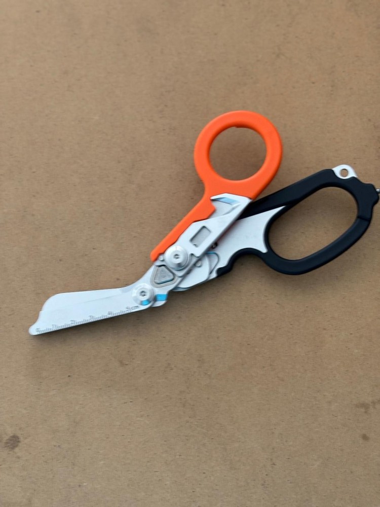 BackinStockFoldingCompactLineShearsORANGE-BLACKHandles420SSBlade