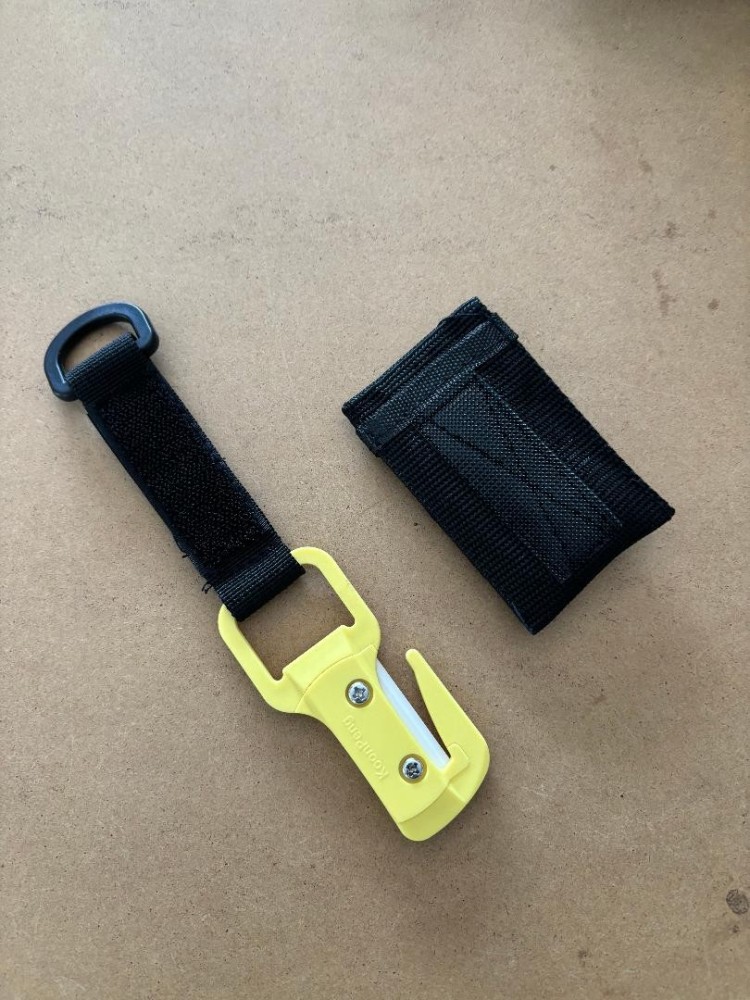 NewColorPiranhasExplorerCeramicLineCutterwpouchSafetyYellowBody1left