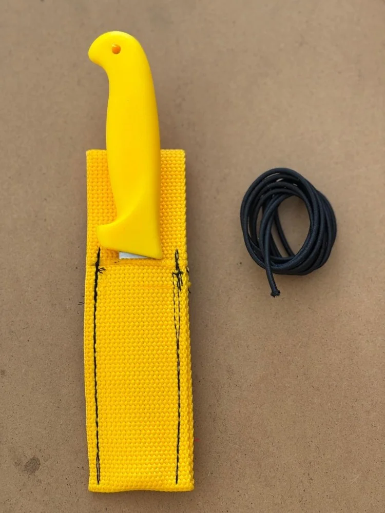 NewDirKnifewPocket4ftog18BlackBungeeYellowHandleYellowSheath