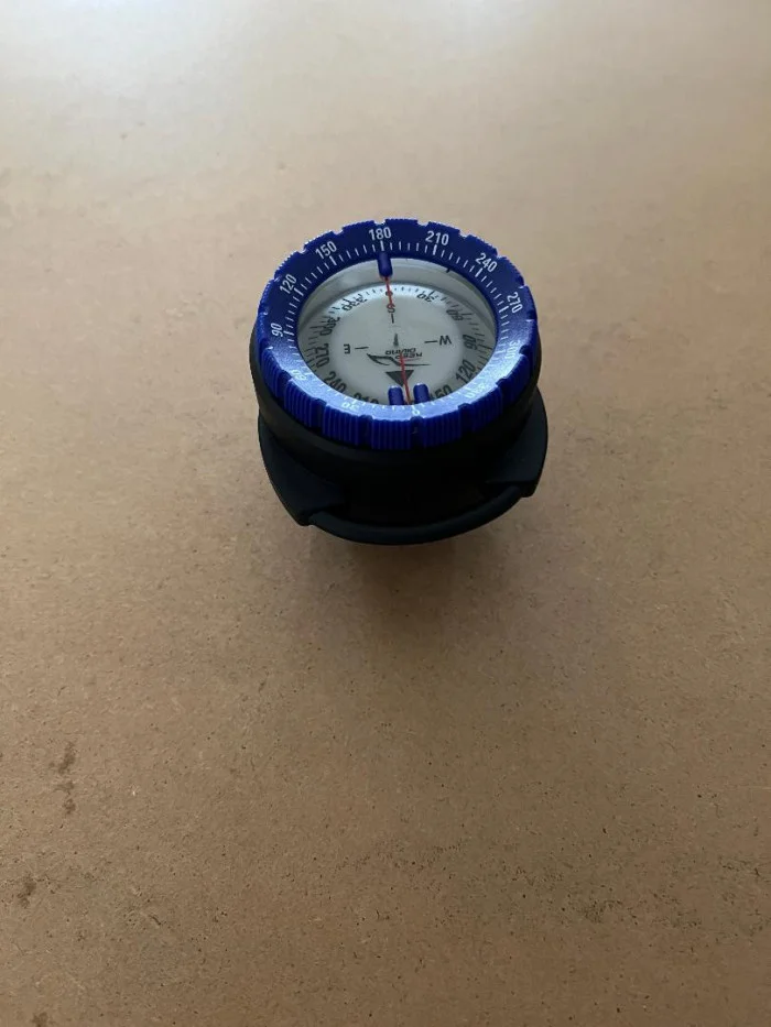 NewHoseMountableCompasswithOceanBLUEBezel