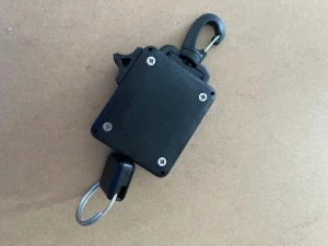 Large Locking Retractor w/ Dynema Cord - Product Image
