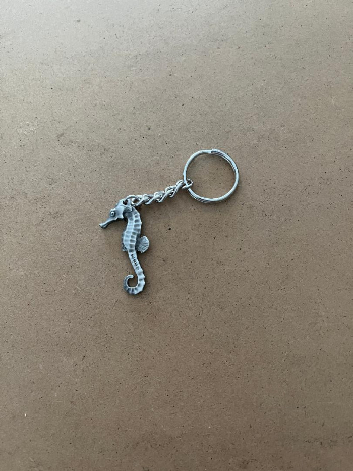 NewPewterSeaHorseKeychain