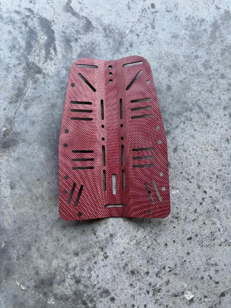 NewPiranhasREDCarbonFiberBackplate1onlyatthistime