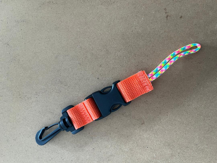 NewQuickReleaseAssemblyClipwith234inchLoopononeendSafetyORANGEWebbing