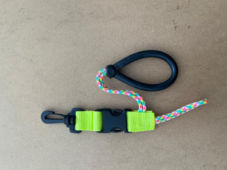 NewQuickReleaseAssemblyClipwithWristStrapononeendNeonGreenWebbing
