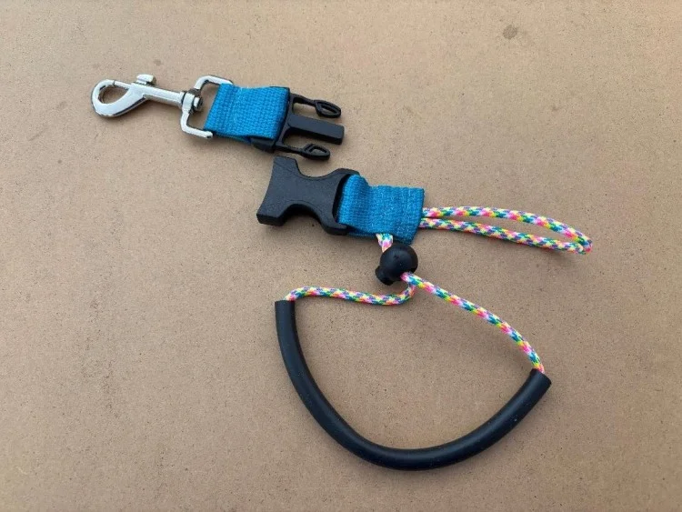 NewQuickReleaseStainlessSteel360ClipwithWRISTLanyardononeendTEALWebbing1only