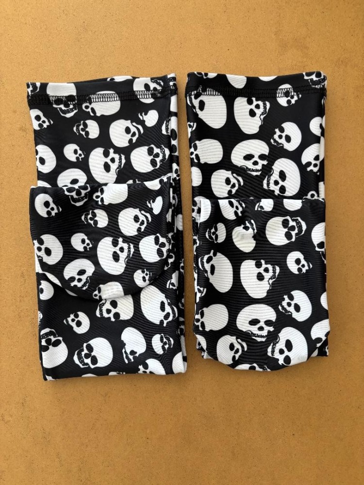 NewSpandexTubularWatersocksSkullsDesign