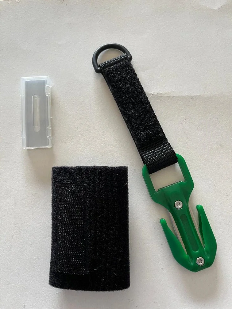 NewSpecialPiranhaDivesLimitedEditionColorGREENHandleBothSides-SelectyourPouch1Left