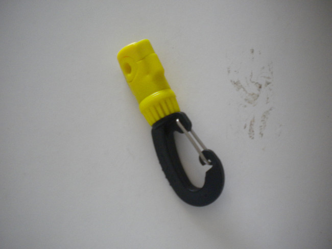 SwivelingMagneticClipwStainlessSteelGateSafetyYellow