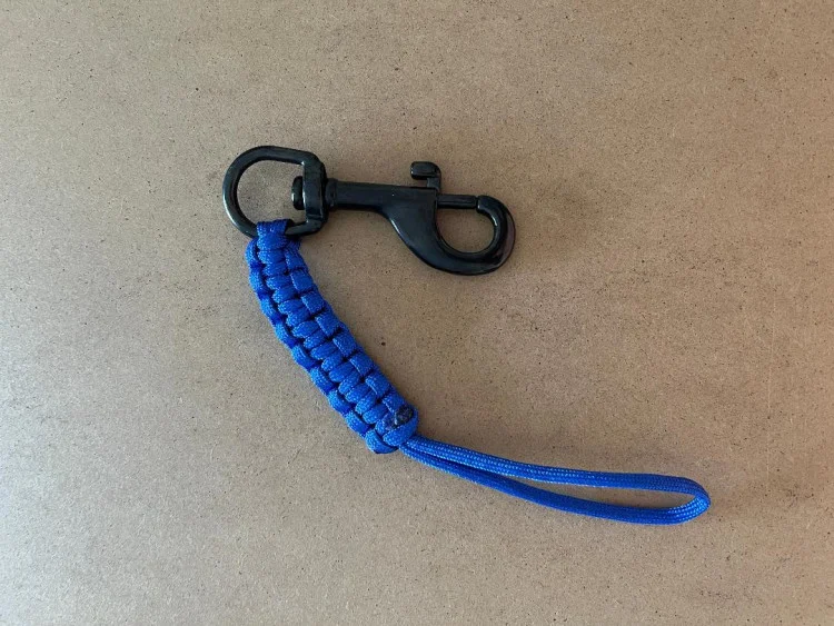 UnderwaterLanyardwBlackSwivelBoltSnapColorBlue