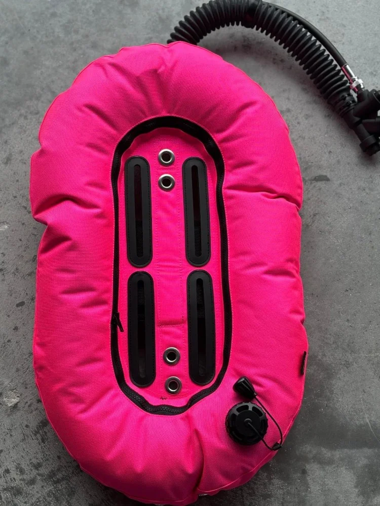 NewPiranha30lbBrightPINKDonutWing2LeftRightNow