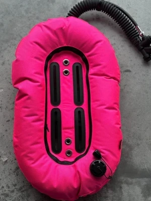 New! Piranha 30lb Bright PINK Donut Wing 2 Left Right Now!  - Product Image