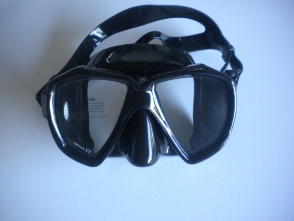PiranhaFishEyesMaskBlackFrameBlackSkirtAcceptsLenses