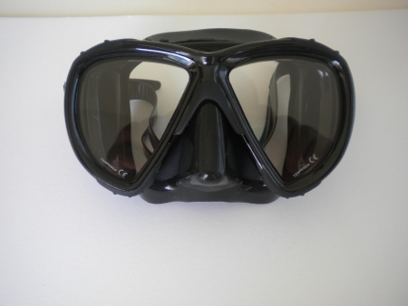 PiranhaWideViewMaskBlackFrameBlackSkirtAcceptsLenses