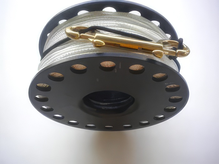 Explorer Hand Reel "Medium #36 White Line / 450ft" - Product Image