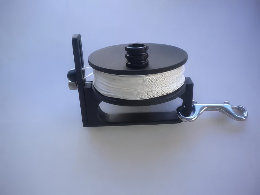 Piranha Sidewinder Reel 200ft  "White Line" - Product Image
