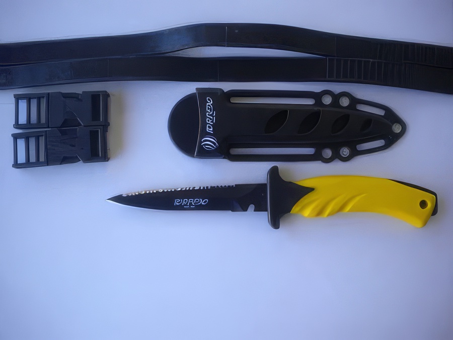 Piranha Torpedo Spear Fishing Knife "Yellow Handle / Black Coated Blade / Black Sheath" - Product Image