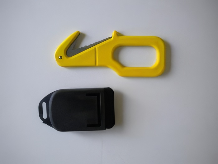 Piranha Extreme Line Cutter "Yellow"  W/ Shealth - Product Image